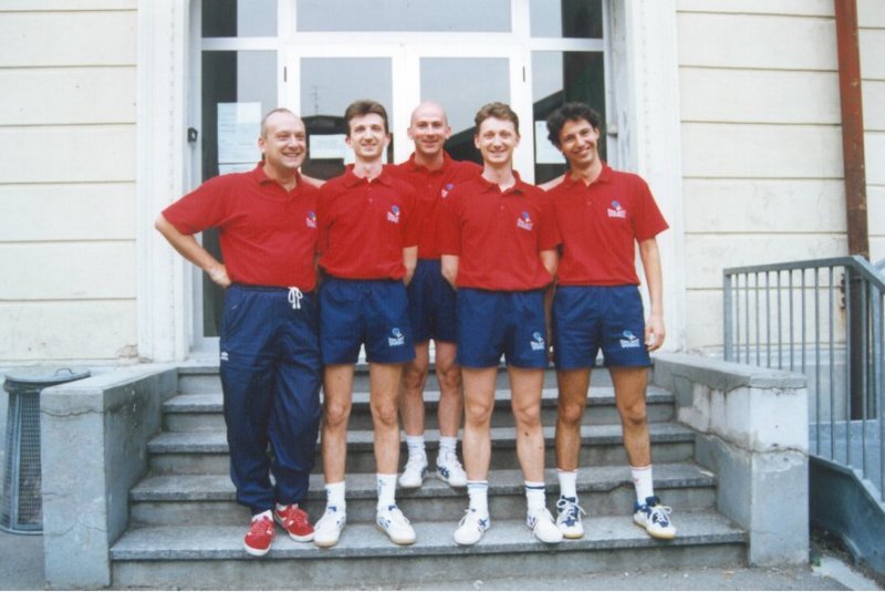 squadrab2anno2000.jpg